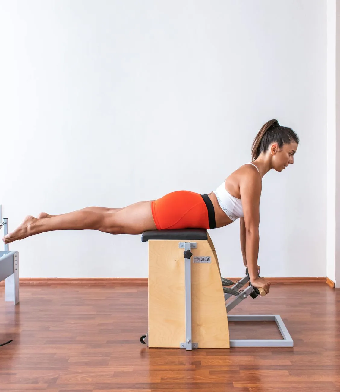 La Chair de Pilates: la máquina de pie que trabaja equilibrio y fuerza