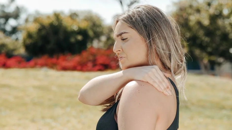 Pilates para el hombro doloroso: alivia la tendinitis y el pinzamiento con movimiento controlado