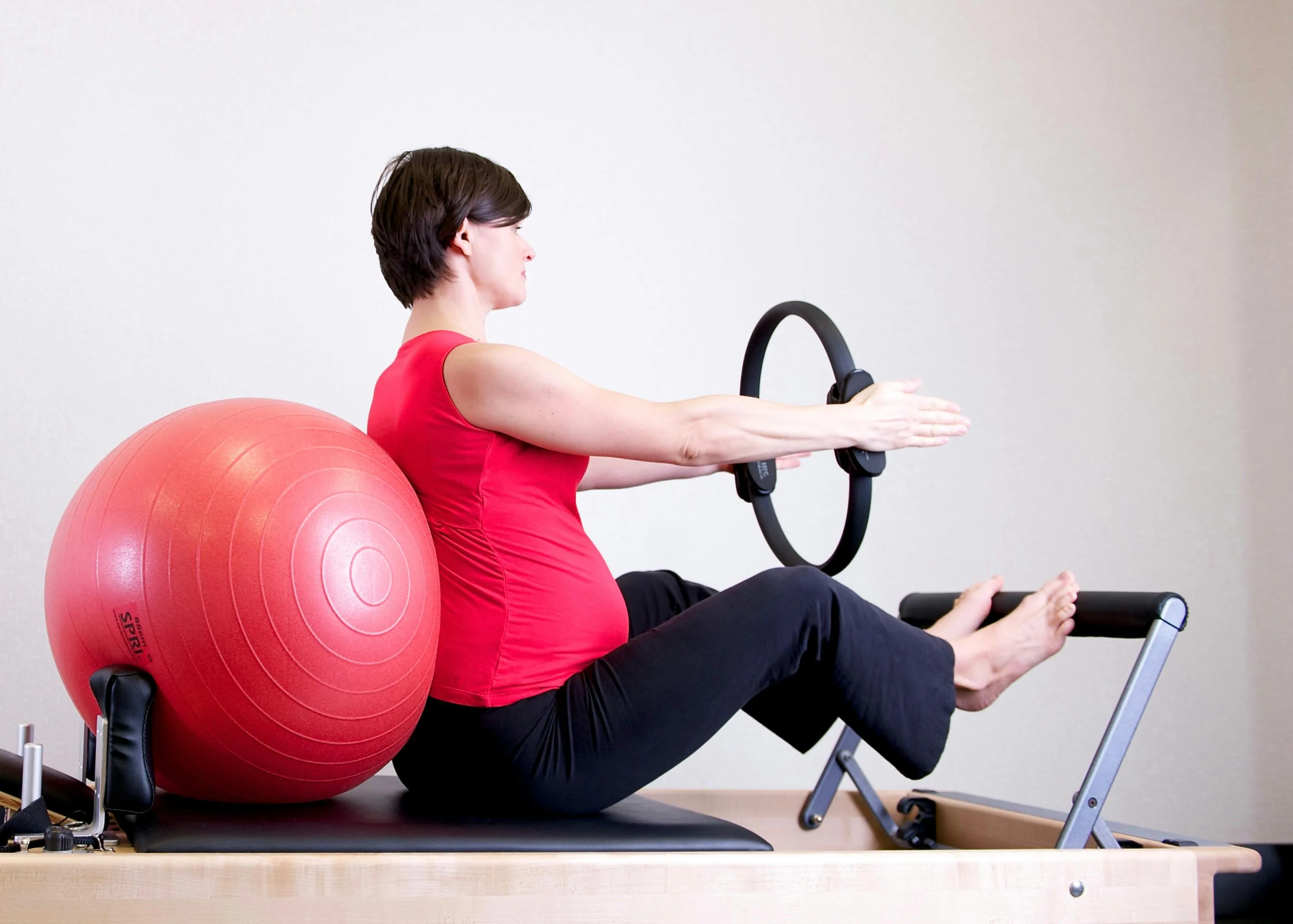 Pilates vs Yoga: diferencias reales y cómo elegir